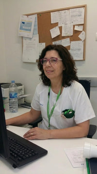 Dra. Laura Bennett, dermatóloga colegiada